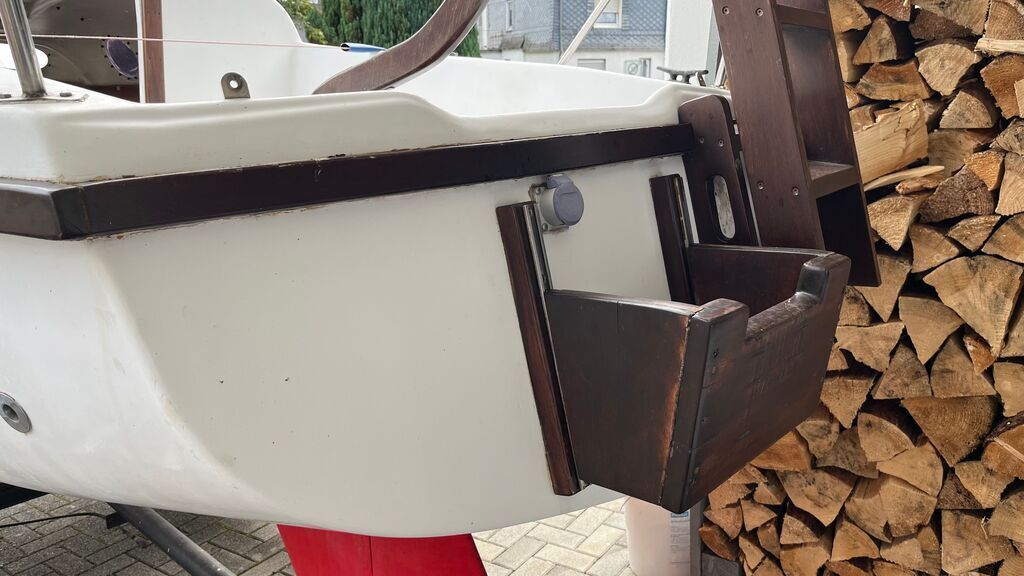 Heck mit Motorhalter und Steckdose